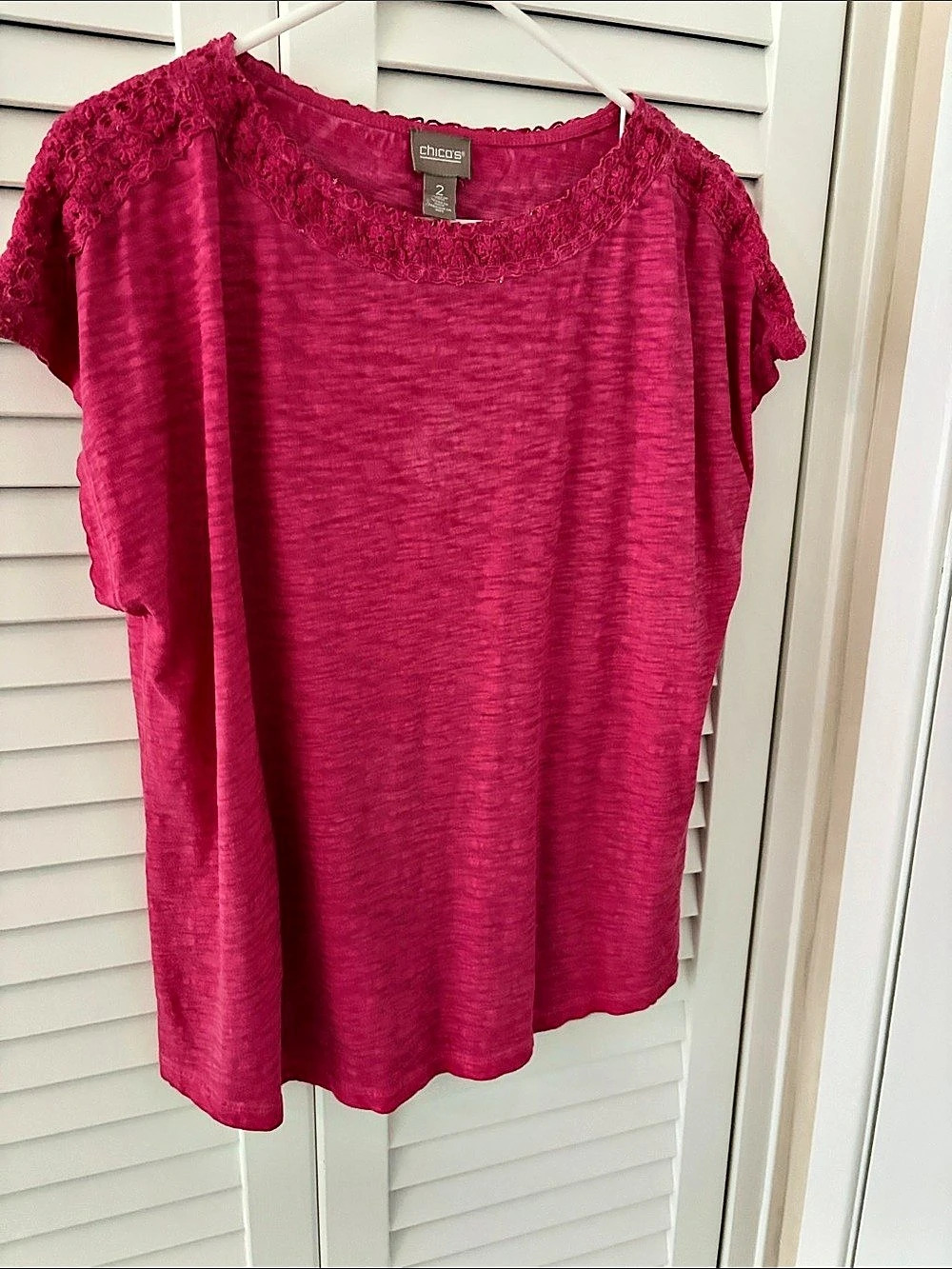 Chico's Short Sleeve Top in Pink Size 2 Like New